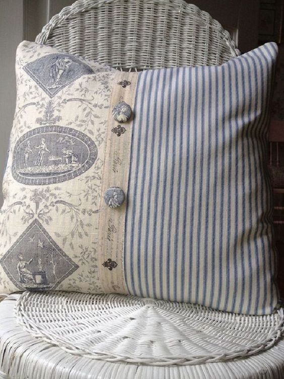 Cushions (3)